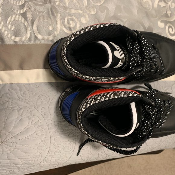 Shoes, no box, smoke free pet free home - Picture 4 of 4